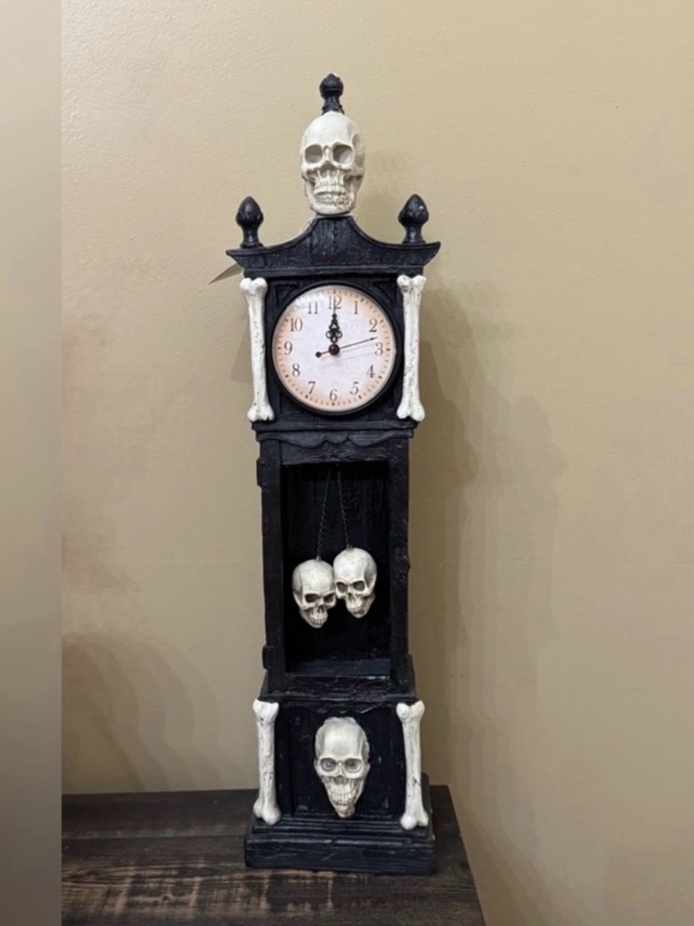 Gothic Skull Tall Mantel Clock - Black and White